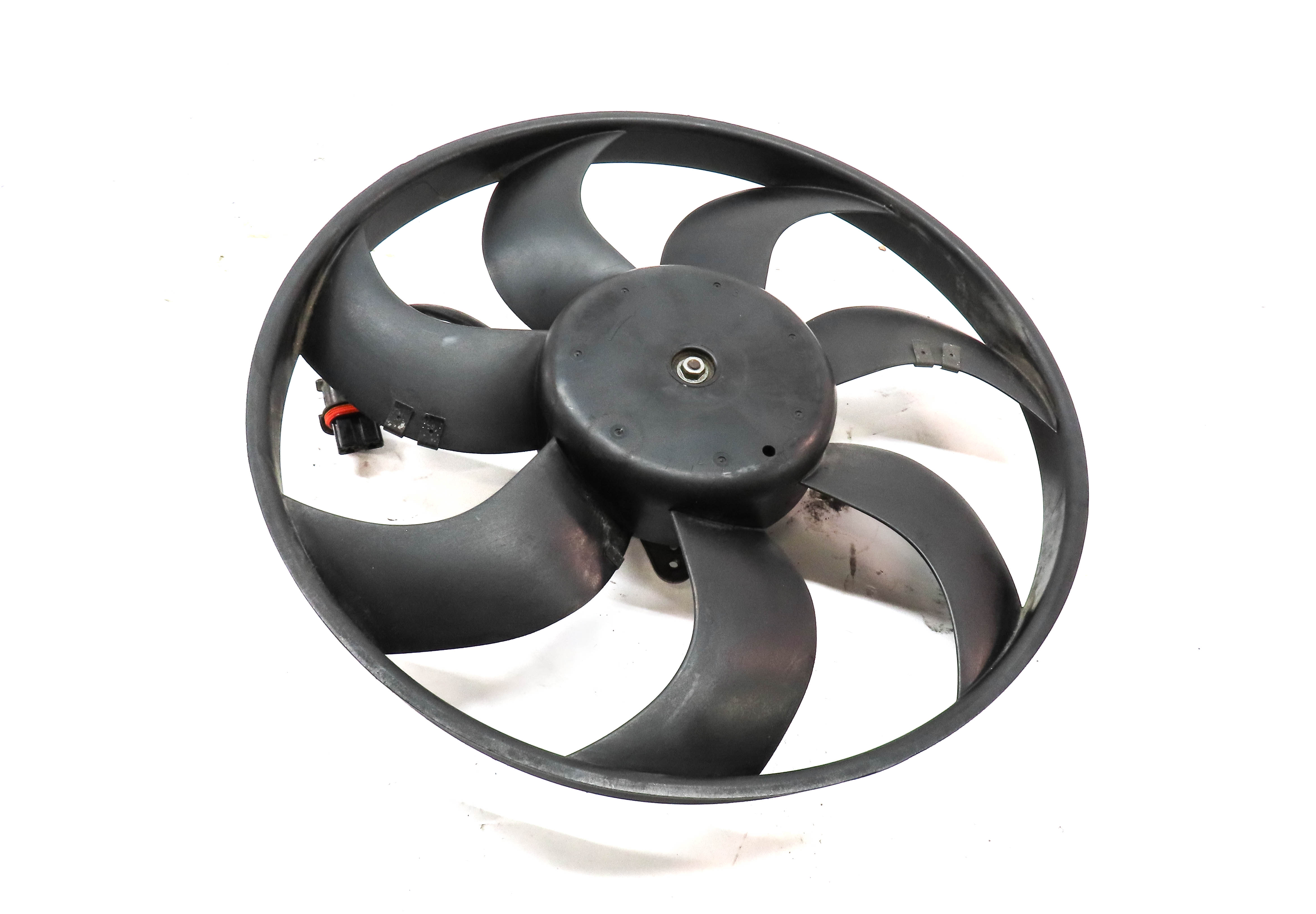 12-17 LR2 DISCOVERY SPORT EVOQUE (L538 L550) LARGE RADIATOR COOLING FAN & MOTOR — exact item pictured